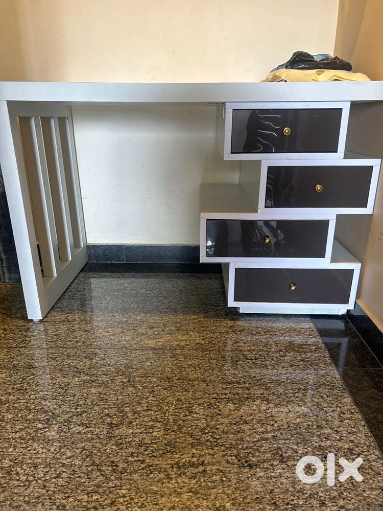 Premium Study table - 1 month old