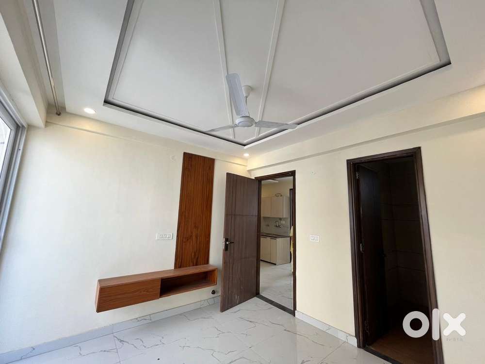 3Bhk Semi furnished with lift 200ft airport road Sunny enclave