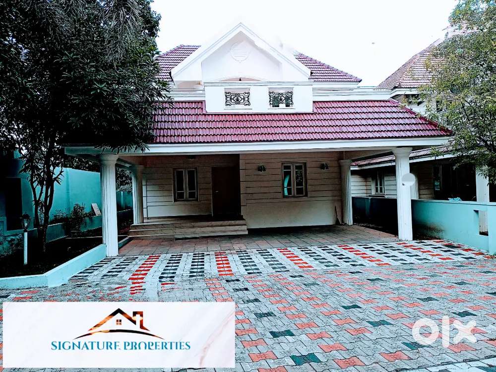 Gated community villa ( 5.5 cent ) Good location tripunithura nearby