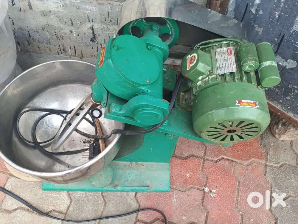 Atta making machine aur vegetable cutting machine good condition