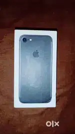 Iphone 7 32gb box charger available