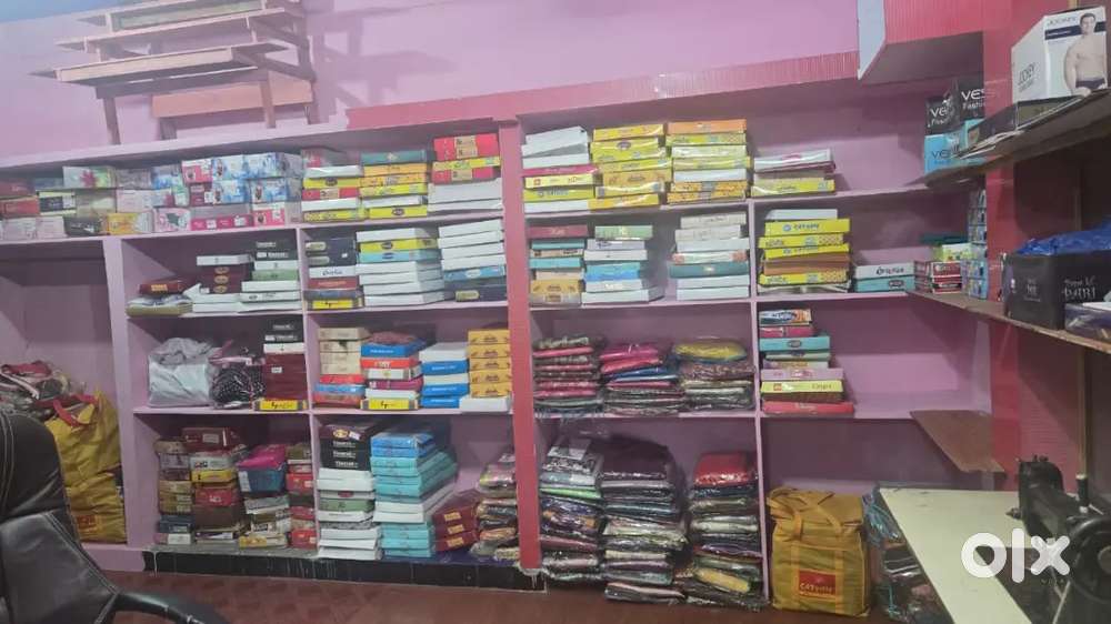 WOMENS CLOTHES STORE