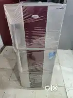I'd67 whirlpool meroon & grey colour double door refrigerator