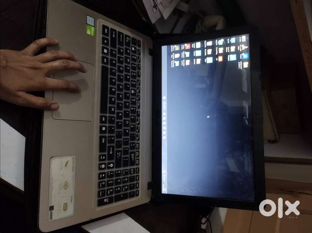 ASUS vivobook Laptop i5 8th Gen 8 GB RAM 256 GB SSD with charger