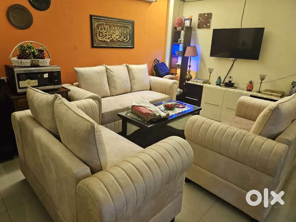 Luxury sofa- 7 seater