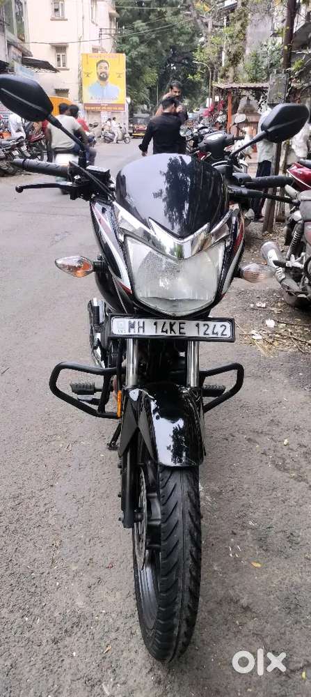 A Honda shine 125 dish brack bike is good condition