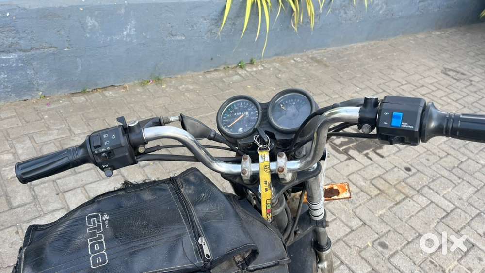 Bajaj ct100