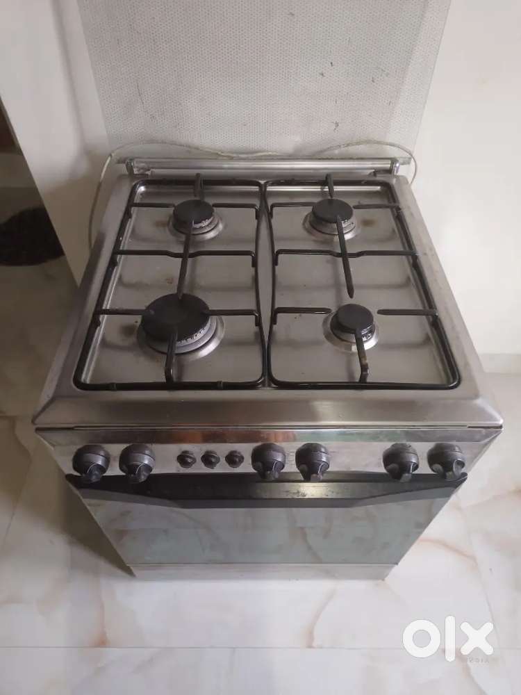 Stove with oven