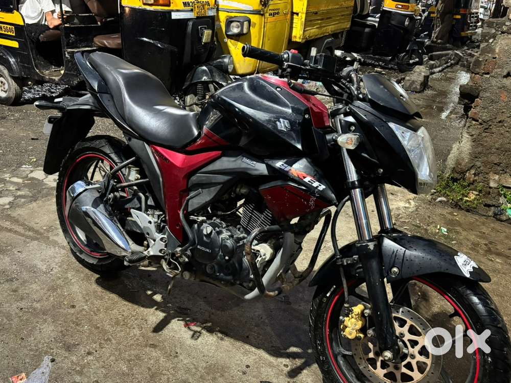 Gixer Black & Red Combination Color