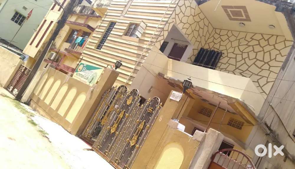 1000sqft auditorium hall in 2ndflr and 1000 sqft 4bhk  in ground floor