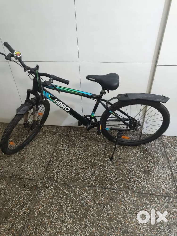 Hero brand new cycle only 1 year old with disc brakes and tyres