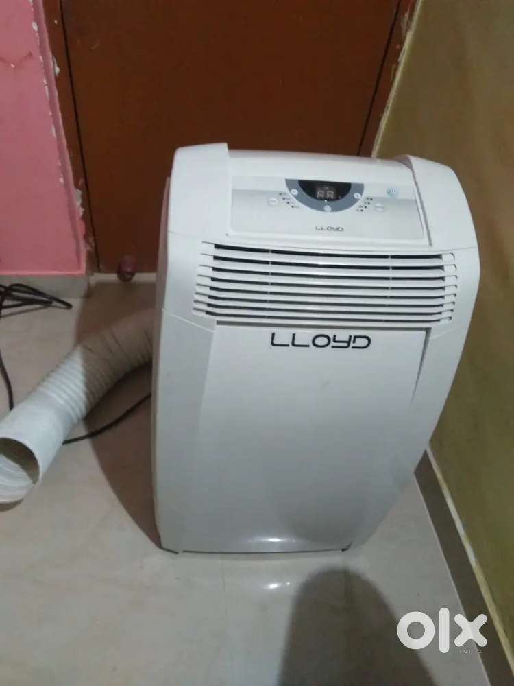 Lloyd Portable AC with Heating & Cooling for sale @11999/-
