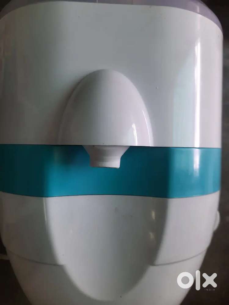 Fruit and vegetables juicer machine