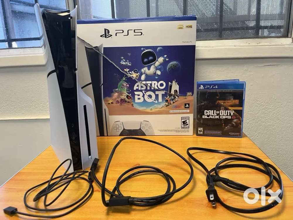 Sony PlayStation 5 Slim Disc Edition - Astro Bot Bundle