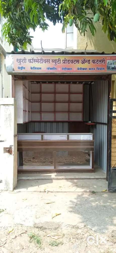 पाथरा शीटचे तयार दुकान विक्रीसाठी. शटरसह