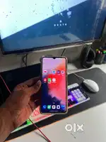 One plus 7t 8/256 4g no bill box or charger fix price or dont message