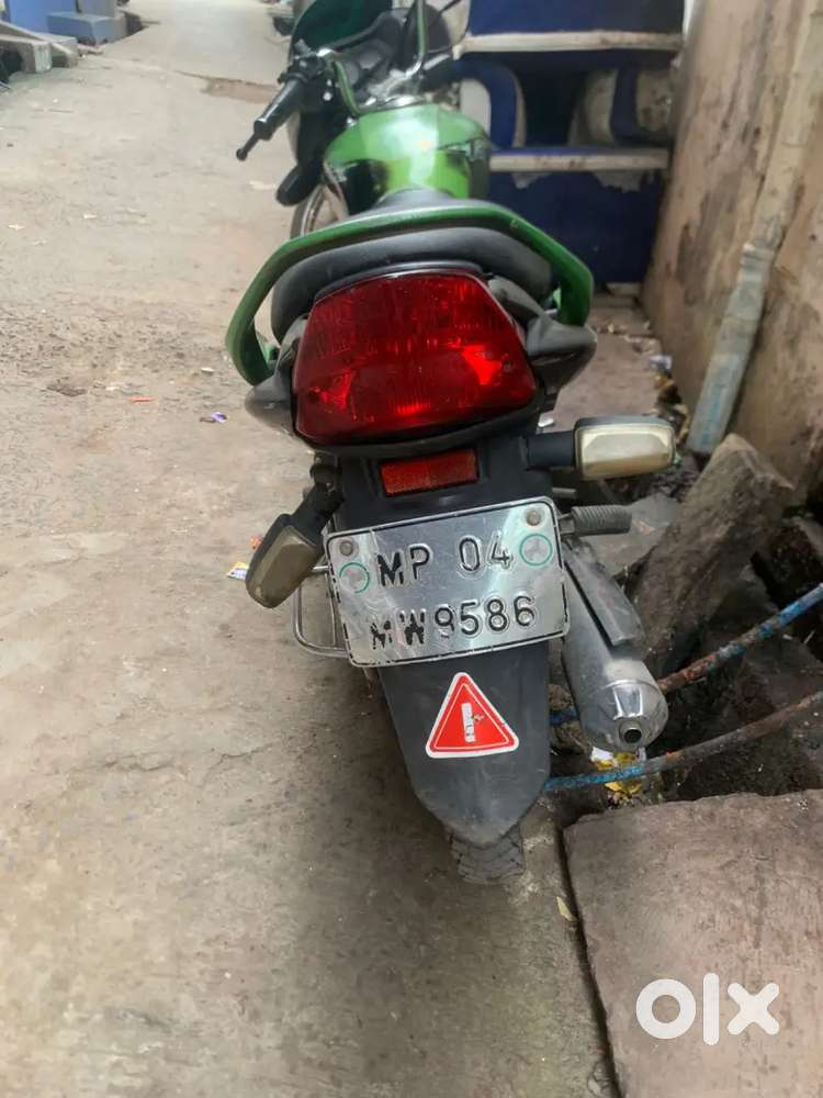 Gadi me koi kam nhi hai bilkul saf hai