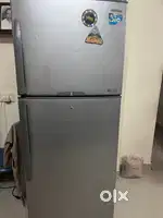SAMSUNG DOUBLE DOOR FRIDGE