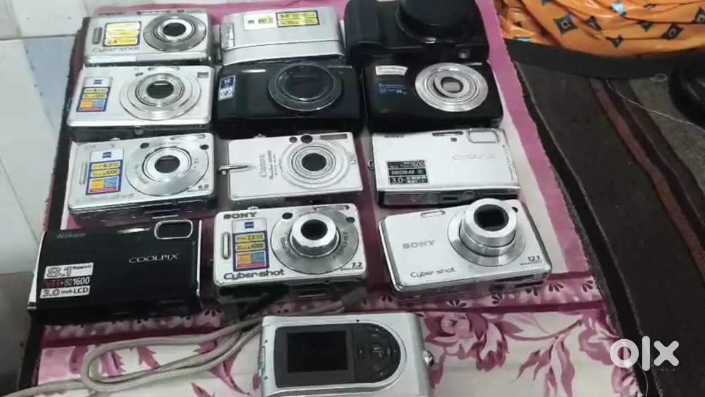 15 digital cameras for rs1500/- per camera if you buy all