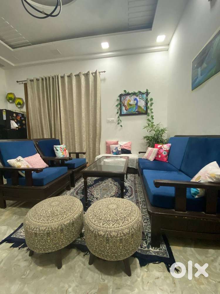 2BHK READY TO MOVE FULLY FURNISHED AT 5 MINS FROM SEC 52 METRO STATION