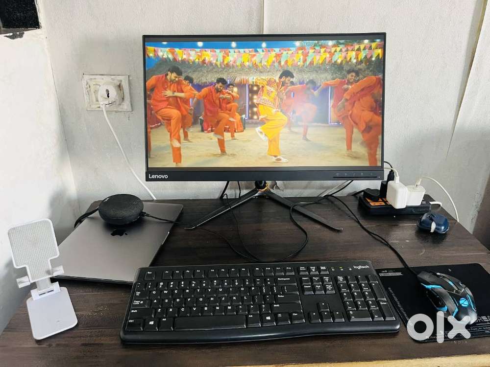 CPU - i5 7 Gen  RAM 16 GB