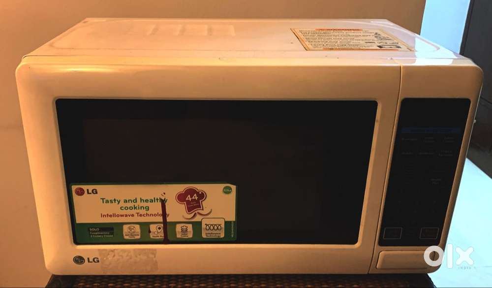 LG Microwave in excellent working condition