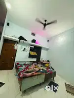 2 ladhko chahiye room m rhne k liye full freedom hi yha