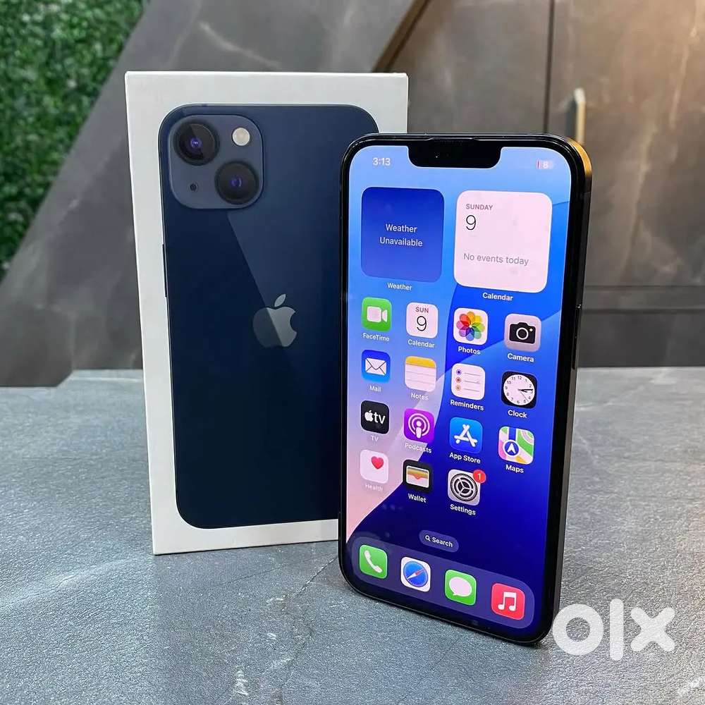 Selling my IPhone 13 With Bill Box And Accessories.