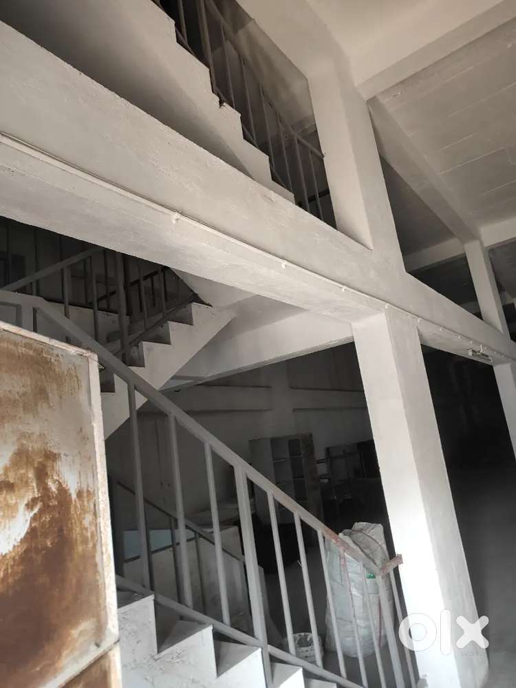 32*125 18 fut height 20hp power very nice location All activity allow