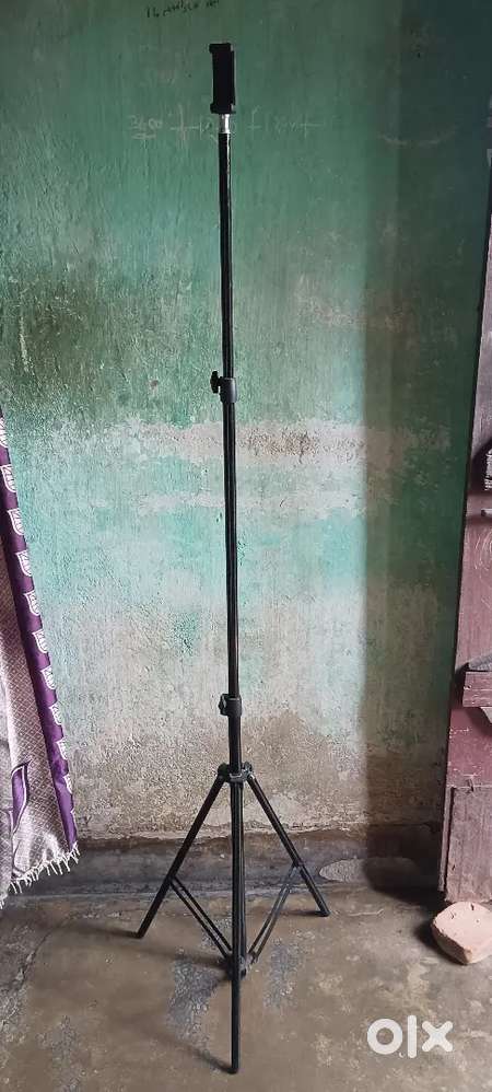 Tripod Stand Almost New