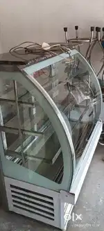 Cake counter display