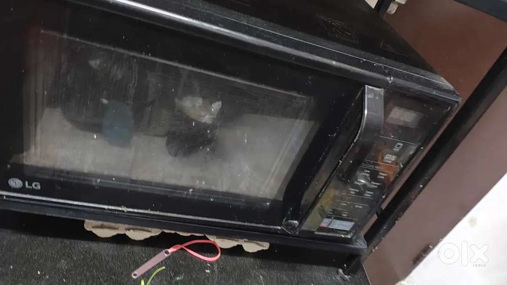 LG microwave grill convection for immediate sale worth 24k