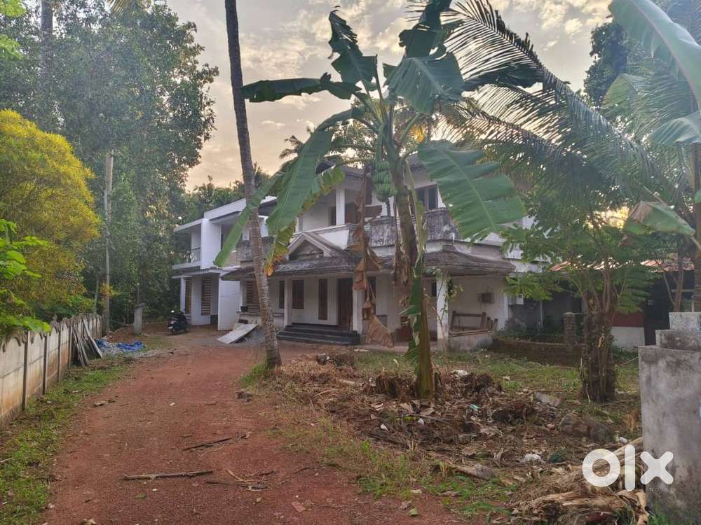 For Sale - Residential Land with House in Urakam, Thrissur