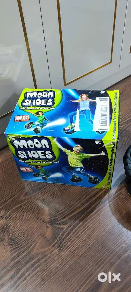 Mini trampoline shoes ( moon shoes) in new condition