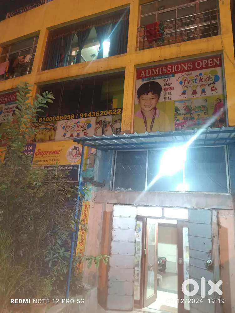 A  proper 250 sq.ft floor(Zero brokarage)