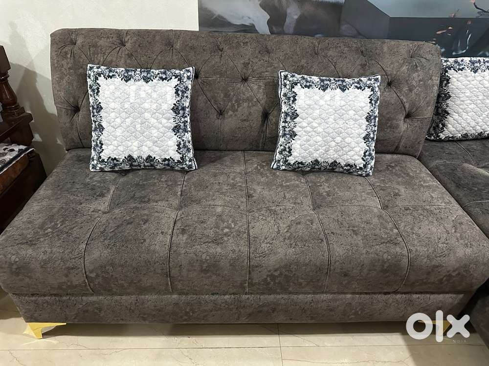 Soffa 9 seater with center table and corner