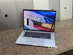 Apple Macbook Pro i7/16/512gb/5.5gb Graphics 15inch Retina Touchbar
