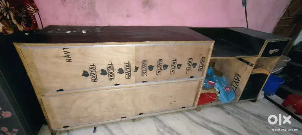 Shop counter