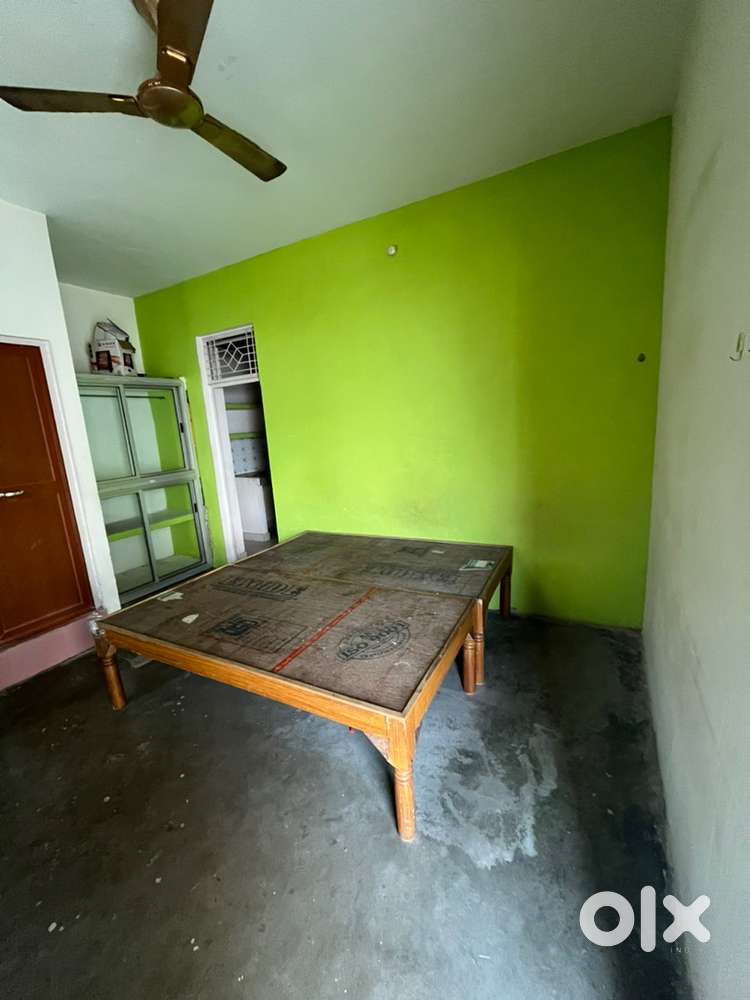 1 BHK (Large Size) Availble at Shantipuram