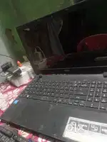 Acer laptop 4 bg ram Intel Celeron prosesor  SSD 26gb goob battery
