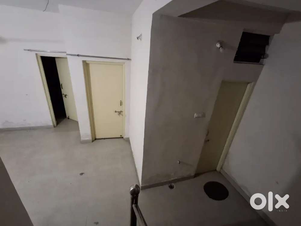 Independent room for girls/safe&peaceful location need roommate!!