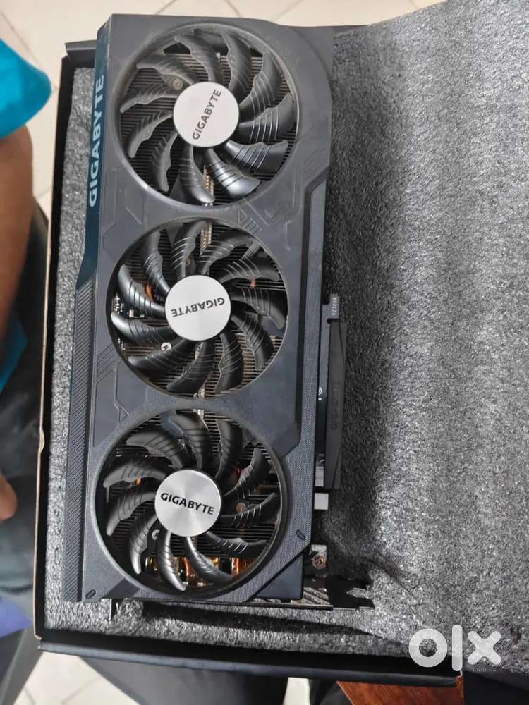 RTX 4070 Gigabyte windforce OC. With bill box and 1 year warranty.