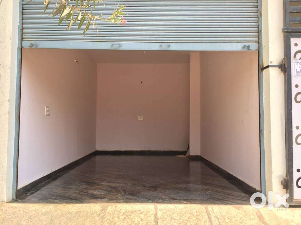 COMERCIAL SHOP FOR RENT
