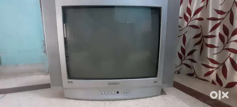 Old TV selling in 2500