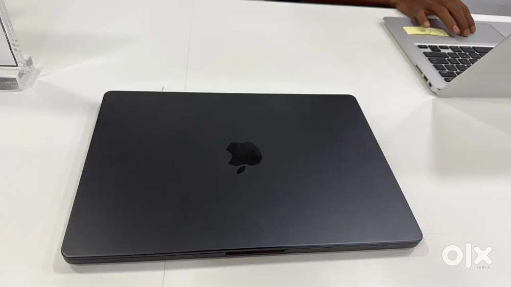 Macbook pro m3 pro 500gb 18gb 14inch