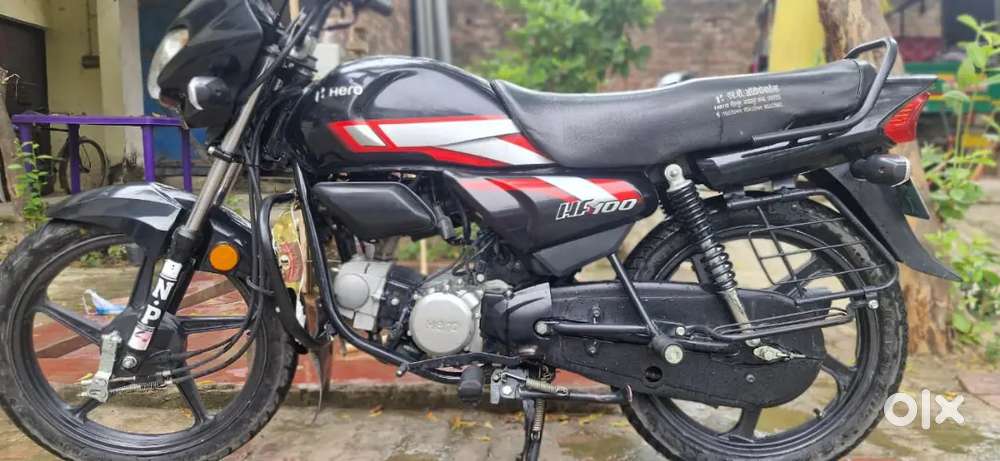 Hf Deluxe bike is in very good condition,showroom condition,kick start