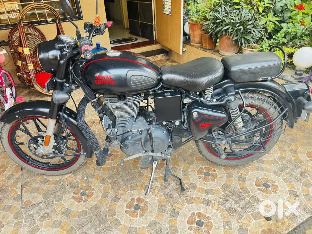 Stealth black classic 350 efi