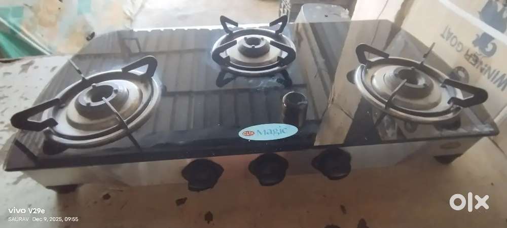 Clix magic company 3 burner stove with atcheched lighter