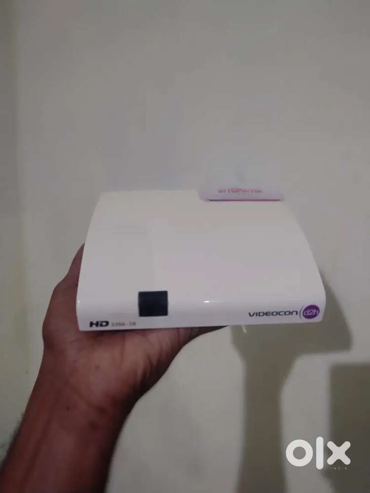 Videocon D2h HD set top box with remote.