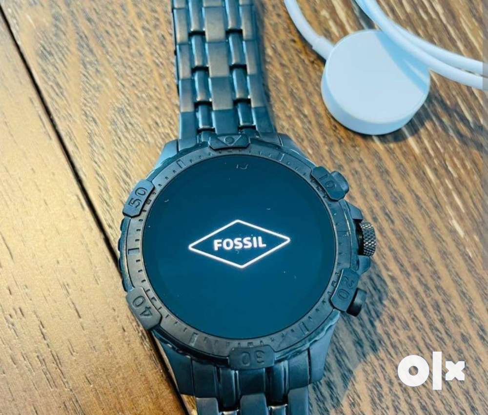Fossil smartwatch 2 years old